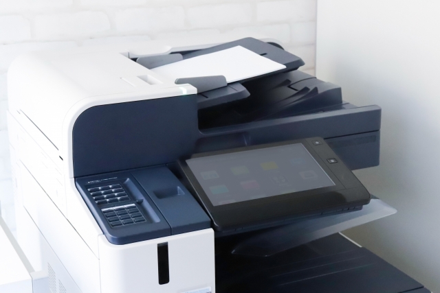 トナーとインクの違いとは？医療機関に最適な印刷方式を徹底比較