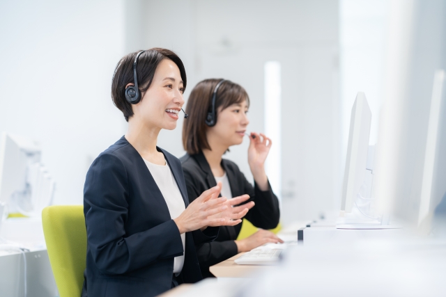 コールセンターの費用対効果を最大化するには？内製化・委託4パターンの違いと判断軸